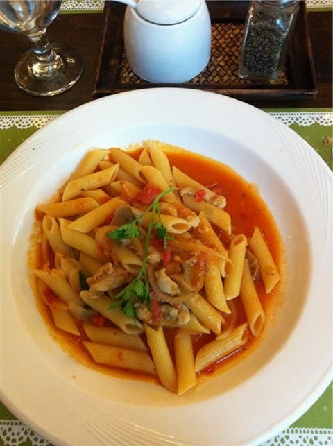 CaLACaLA義大利廚房 -浪漫約會好英式 - 第8張圖 雞肉筆管麵 - 內湖區的CaLACaLA義大利廚房)