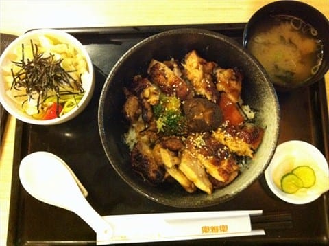 樂雅樂家庭餐廳 Royal Host–想念的好味道 - 第7張圖 烤雞丼套餐 - 內湖區的樂雅樂家庭餐廳)