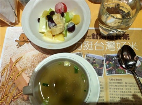 魔法咖哩 -愛吃咖哩時一定要來坐坐 - 第4張圖 水果莎拉.湯 - 內湖區的魔法咖哩)