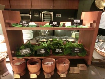 青菜有分類放在架上