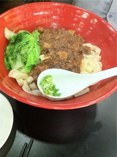 洪師父牛肉麵-可愛公仔當招牌,餐點好犀利! - 第7張圖 洪師父牛肉麵的相片 - 內湖區