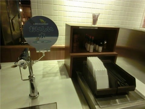 薩莉亞 Saizeriya西門店-姐妹吃飯好方便 - 第7張圖 飲用水 - 萬華區的薩莉亞)