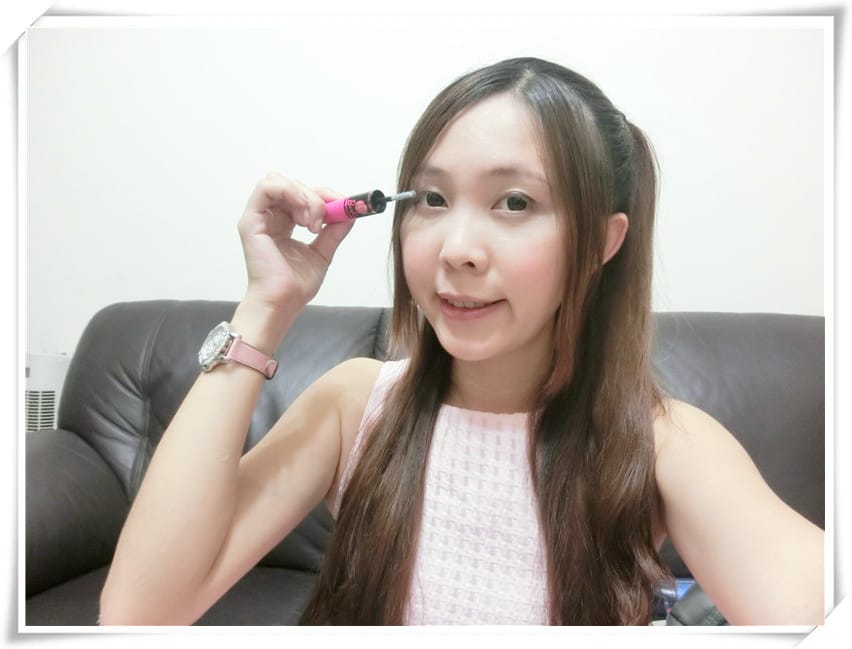 MAYBELLINE媚比琳-芭比大眼訂製雙刷頭睫毛膏+時尚伸展台訂製12色眼彩盤~畫出魅力電眼