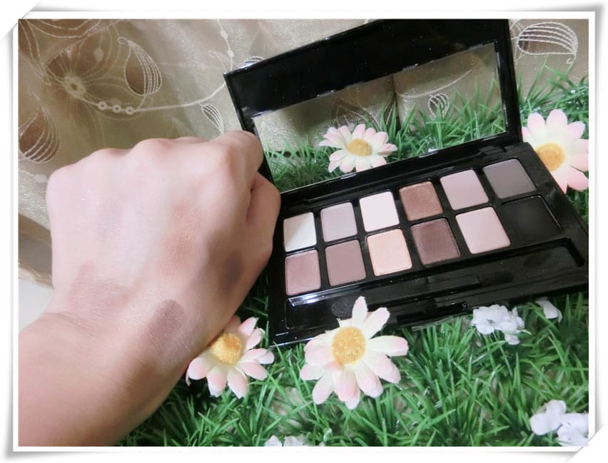 MAYBELLINE媚比琳-芭比大眼訂製雙刷頭睫毛膏+時尚伸展台訂製12色眼彩盤~畫出魅力電眼