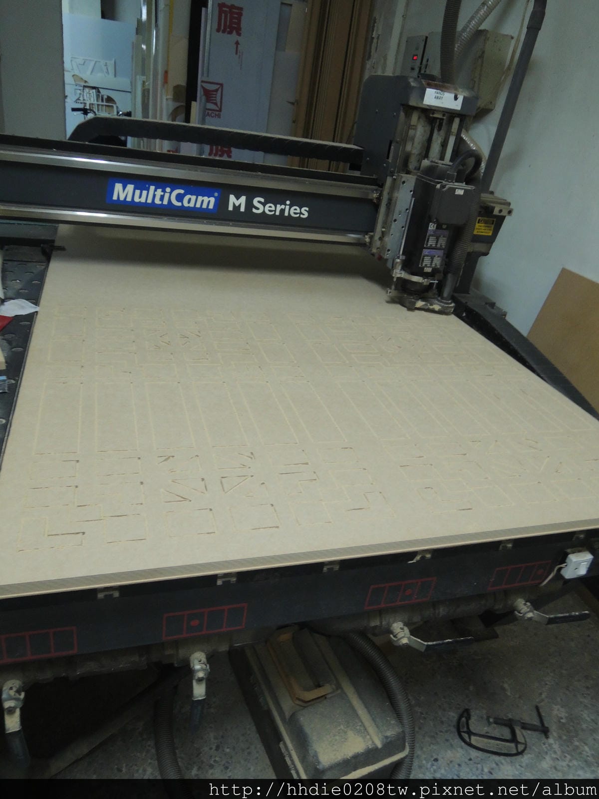 太銓企業社~台北廣告代工廠品質有保障~/木板雕刻切割/台北壓克力雕刻水晶字/CNC雕刻/雷射切割/木工設計公司招牌店代工 - 第45張圖 9 (8)