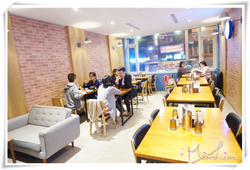 1446572012-1011912510 1446572012-1011912510