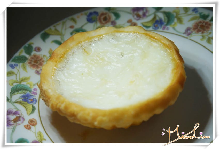 [澳門蛋搭.豬扒包]新好利咖啡餅店~四色的蛋塔好繽紛，燕窩蛋塔妳吃過嗎？