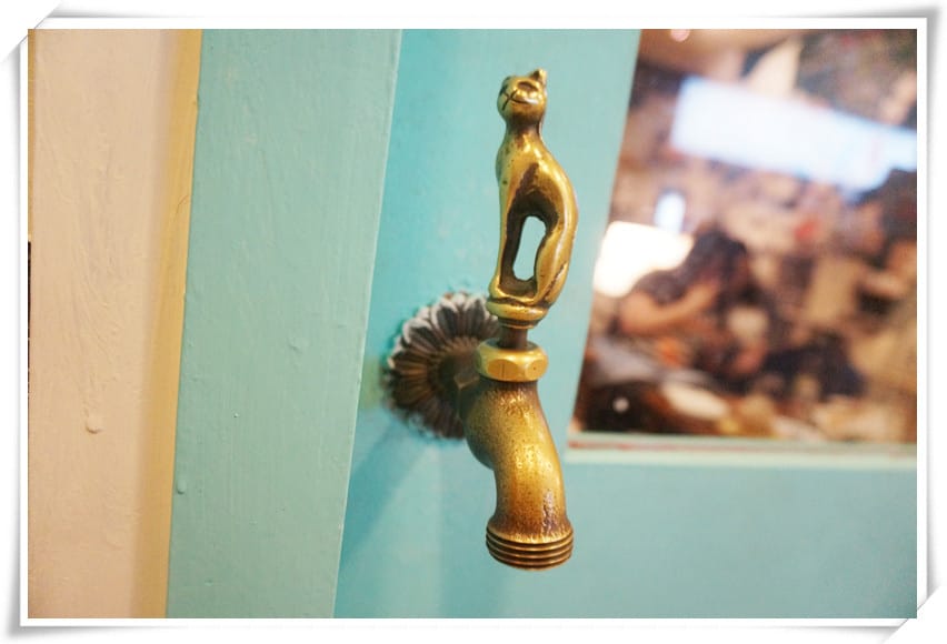 [忠孝復興站.寵物餐廳]貓咪先生的朋友～美式早午餐．燉飯．鬆餅．墨西哥餅，萌貓咪親人又溫馴