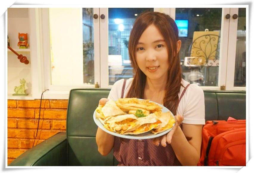 [忠孝復興站.寵物餐廳]貓咪先生的朋友～美式早午餐．燉飯．鬆餅．墨西哥餅，萌貓咪親人又溫馴