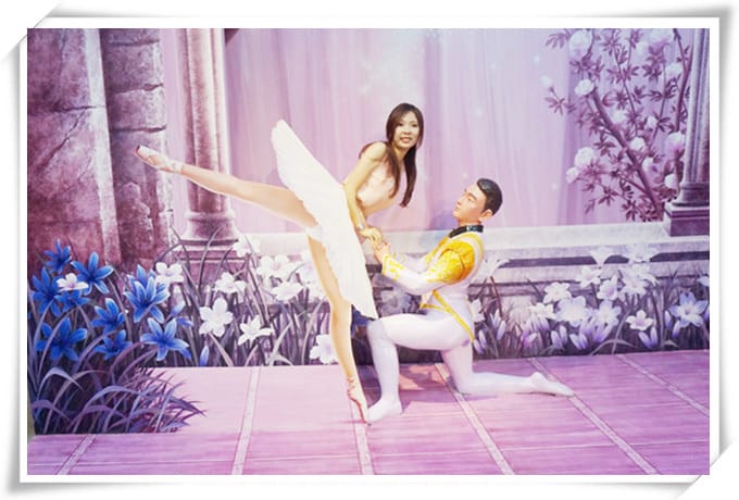 [香港.太平山]特麗愛3D展~走入畫中，化身天使，高空跳傘，輕鬆飄浮空中，如同身歷其境！