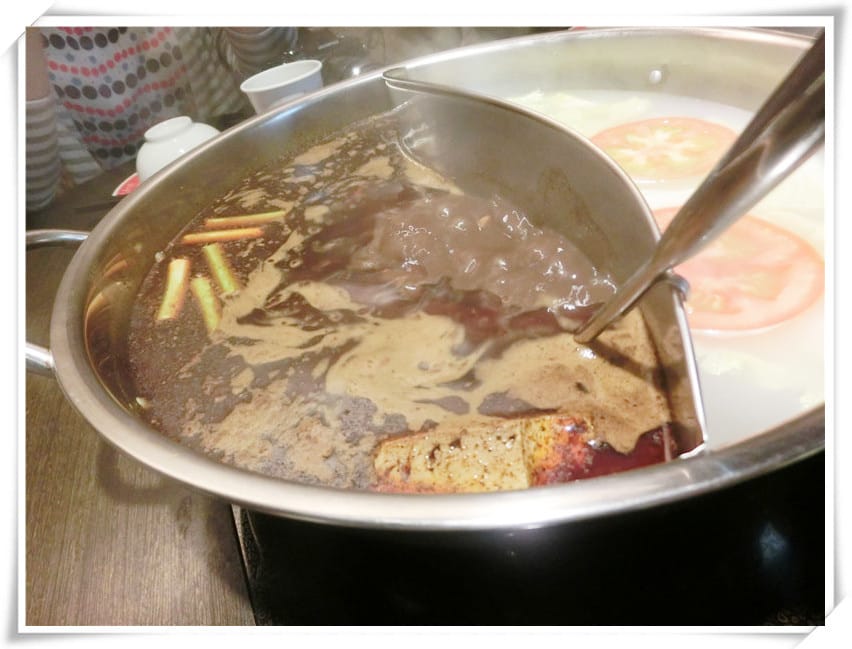 太和殿鴛鴦麻辣火鍋~港台知名藝人台北必嚐的經典鍋味,挑嘴味蕾已滿足 - 第14張圖 太和殿鴛鴦麻辣火鍋~港台知名藝人台北必嚐的經典鍋味,挑嘴味蕾已滿足