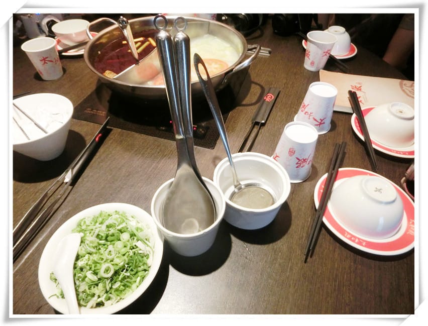 太和殿鴛鴦麻辣火鍋~港台知名藝人台北必嚐的經典鍋味，挑嘴味蕾已滿足