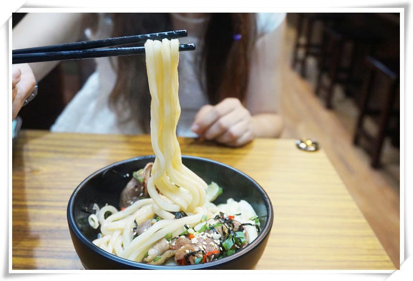 [捷運東湖站.拉麵推薦]台北內湖拉麵店-樂禾田拉麵~美味的湯頭/豐富配料/份量充足，會讓人一再想吃！