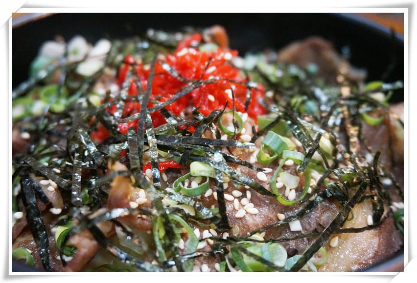 [捷運東湖站.拉麵推薦]台北內湖拉麵店-樂禾田拉麵~美味的湯頭/豐富配料/份量充足，會讓人一再想吃！