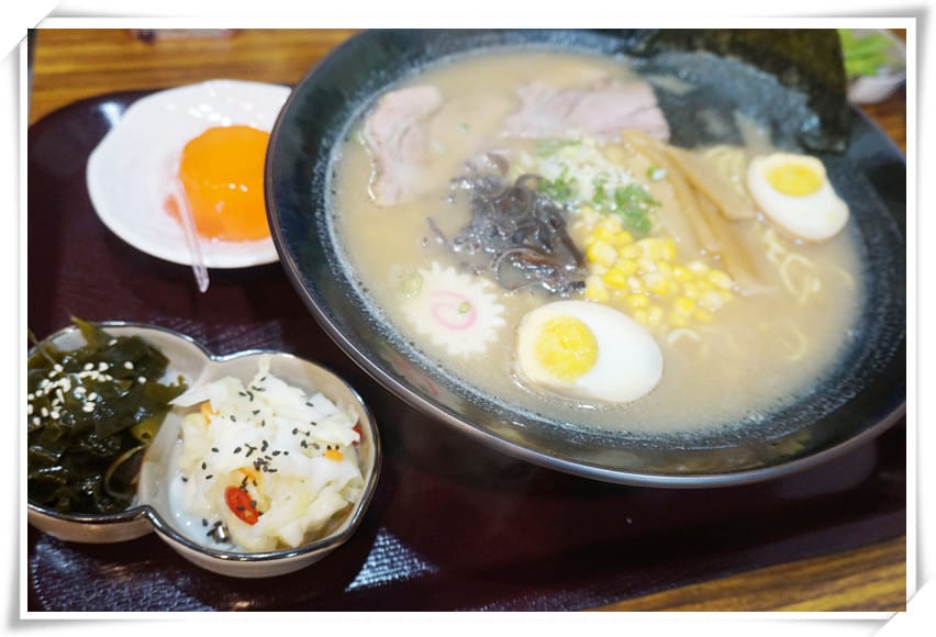 [捷運東湖站.拉麵推薦]台北內湖拉麵店-樂禾田拉麵~美味的湯頭/豐富配料/份量充足，會讓人一再想吃！