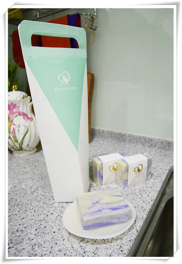 Emma手工皂專家-馬賽薰衣草滋潤皂~舒服寧靜的香氣與綿密細緻泡沬洗後滑嫩不緊繃 - 第20張圖 Emma手工皂專家-馬賽薰衣草滋潤皂~舒服寧靜的香氣與綿密細緻泡沬洗後滑嫩不緊繃