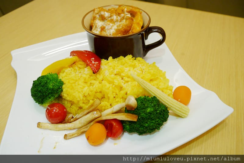 P1340735_副本.jpg P1340735_副本.jpg