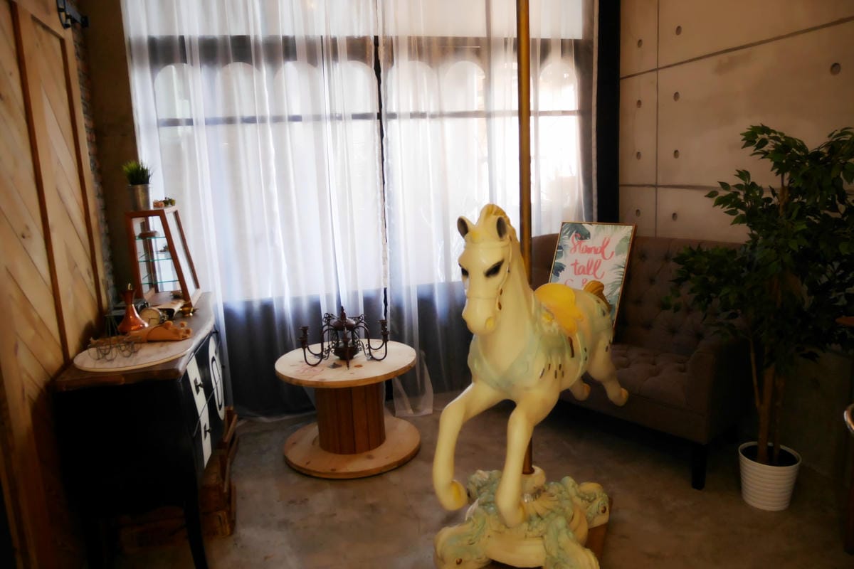 妙妙琳浪漫單曲MV與夢幻寫真拍攝~時尚公主婚紗-囍聚婚禮創意館/絕美造型師-新秘桑妮/仙女推手攝影師-Mason’s Studio黃岑庭/人氣水晶教堂-新靚點花園飯店/甜美木馬場地-Niniminou & 1/2am - 第29張圖 妙妙琳浪漫單曲MV與夢幻寫真拍攝~時尚公主婚紗-囍聚婚禮創意館/絕美造型師-新秘桑妮/仙女推手攝影師-Mason’s Studio黃岑庭/人氣水晶教堂-新靚點花園飯店/甜美木馬場地-Niniminou & 1/2am