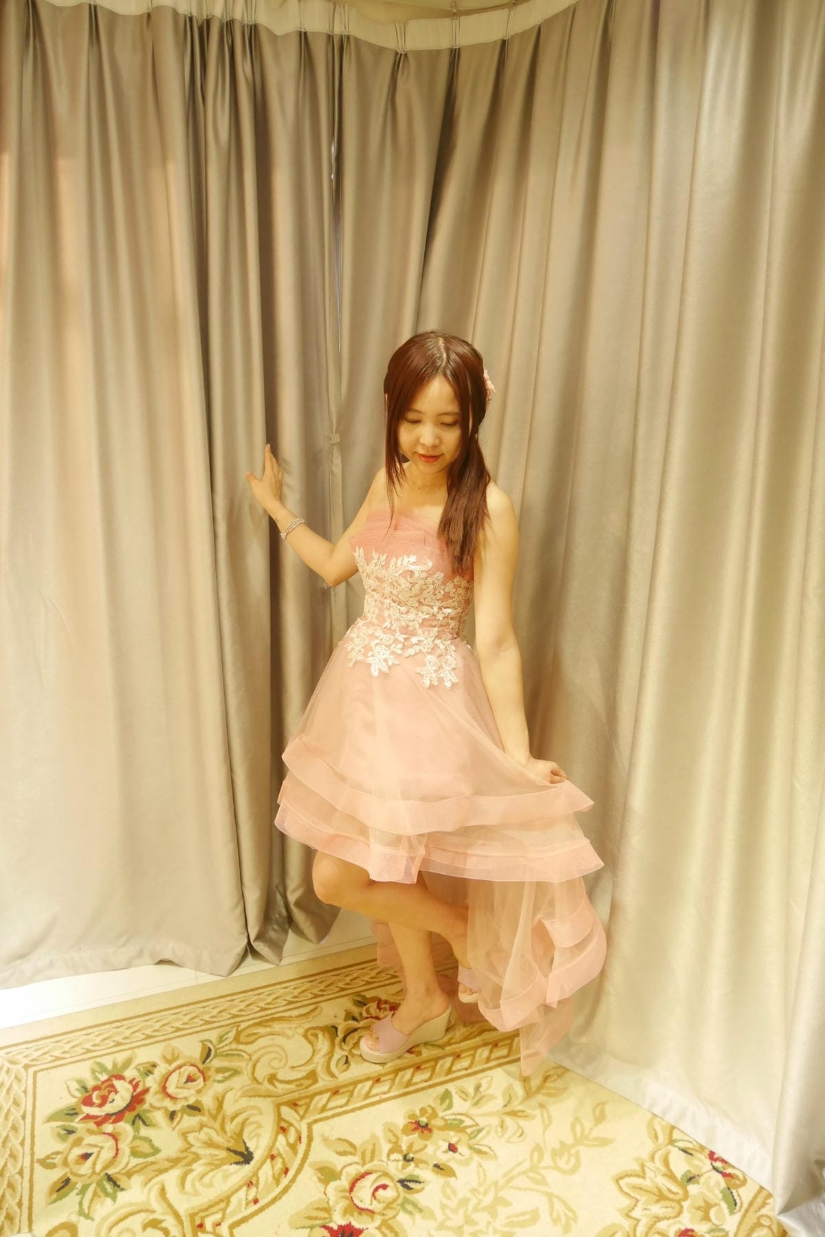 妙妙琳浪漫單曲MV與夢幻寫真拍攝~時尚公主婚紗-囍聚婚禮創意館/絕美造型師-新秘桑妮/仙女推手攝影師-Mason’s Studio黃岑庭/人氣水晶教堂-新靚點花園飯店/甜美木馬場地-Niniminou & 1/2am - 第6張圖 妙妙琳浪漫單曲MV與夢幻寫真拍攝~時尚公主婚紗-囍聚婚禮創意館/絕美造型師-新秘桑妮/仙女推手攝影師-Mason’s Studio黃岑庭/人氣水晶教堂-新靚點花園飯店/甜美木馬場地-Niniminou & 1/2am