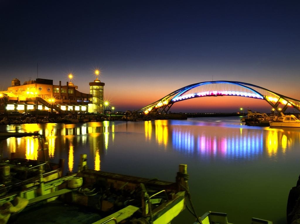 5.永安漁港每天傍晚五點後即點燈.jpg 5.永安漁港每天傍晚五點後即點燈.jpg