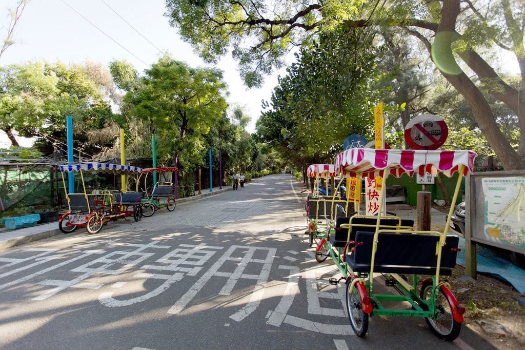 3.入口處有多家單車、協力車出租店.jpg 3.入口處有多家單車、協力車出租店.jpg