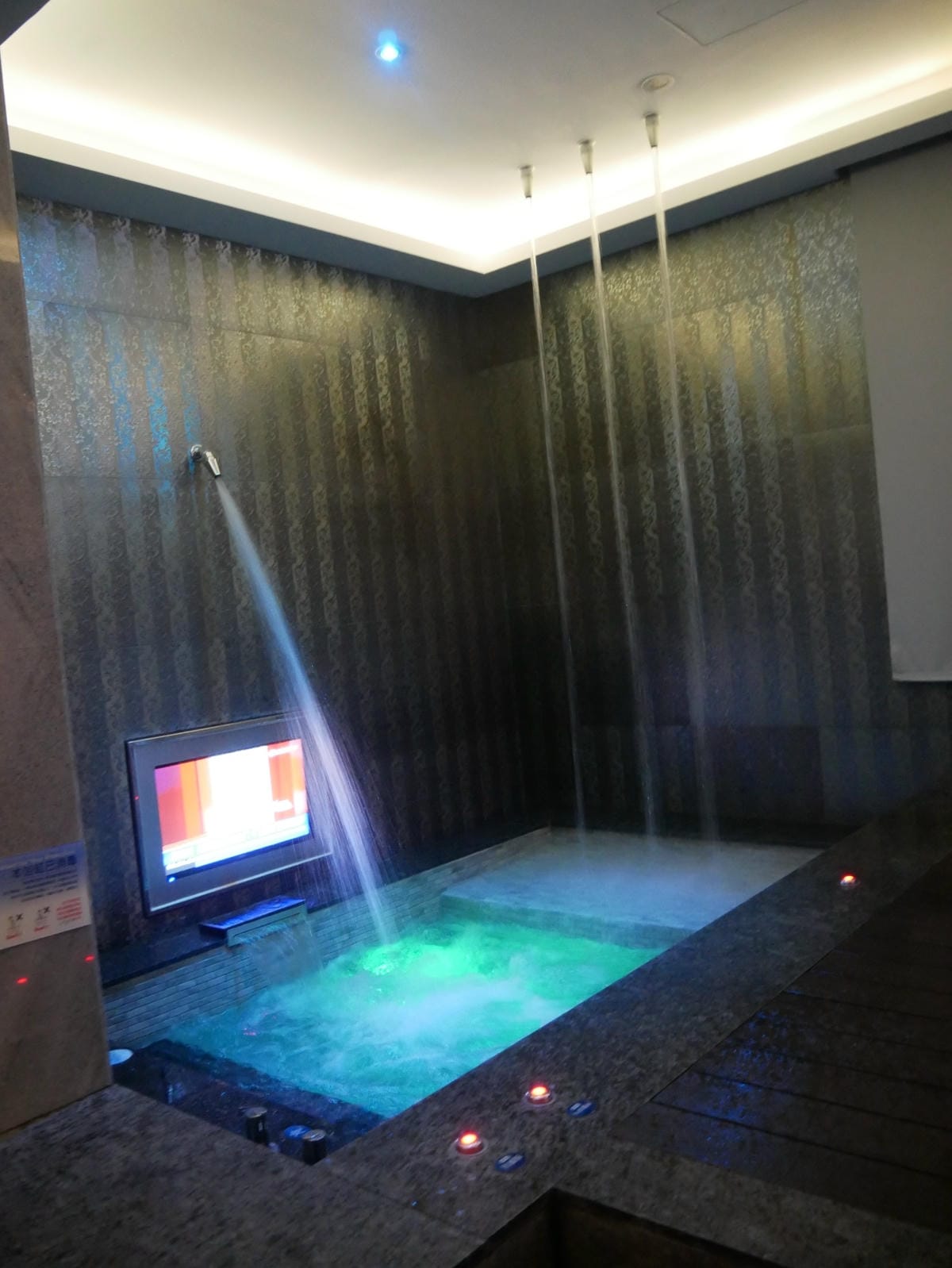 P1780343_副本.jpg P1780343_副本.jpg