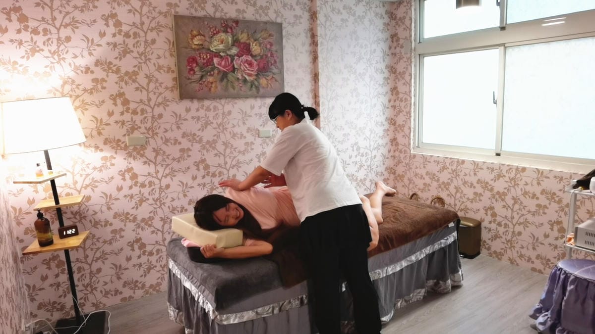 /tmp/phpn8h8RB /tmp/phpn8h8RB