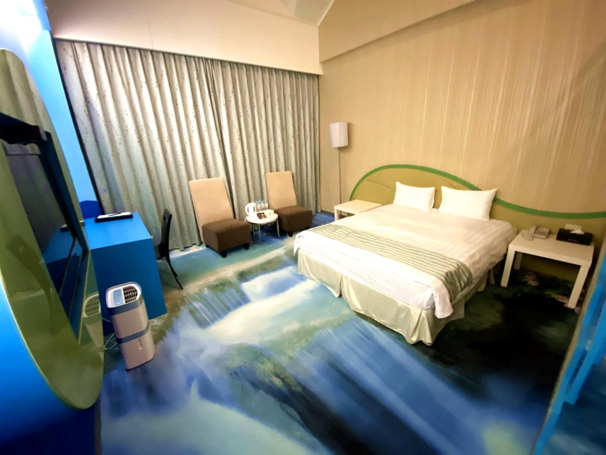 /tmp/phpuwpQPX /tmp/phpuwpQPX