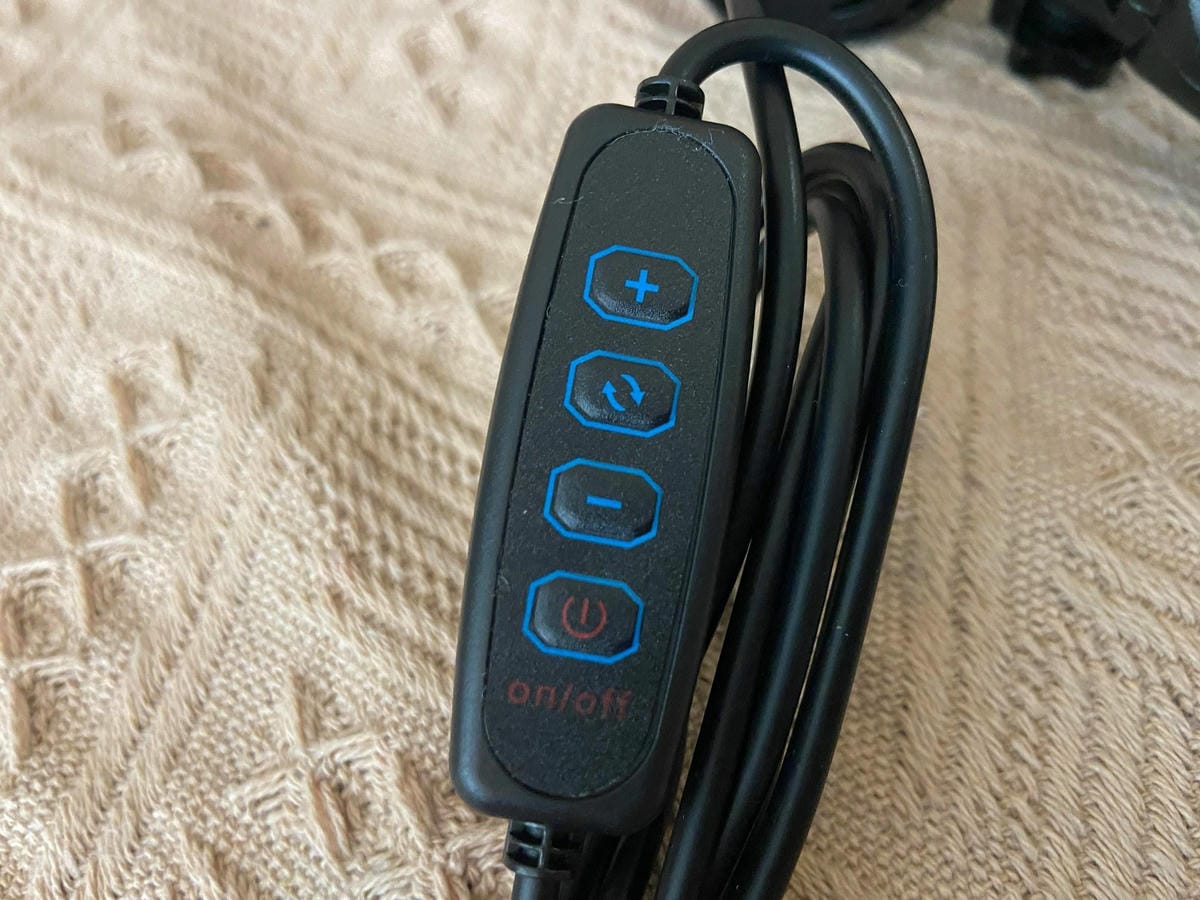 /tmp/php9soTb5 /tmp/php9soTb5