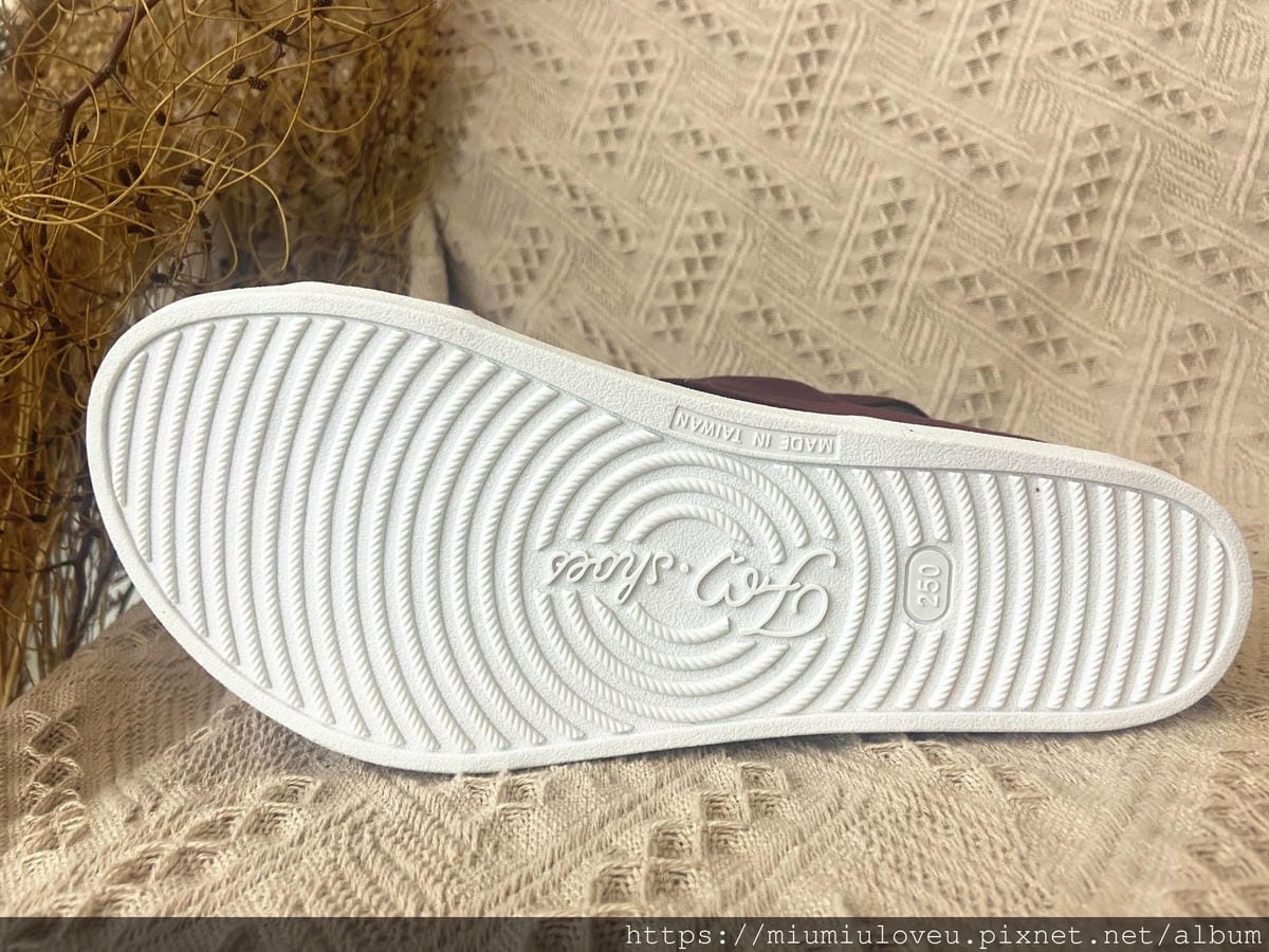 FMshoes (18).jpg FMshoes (18).jpg