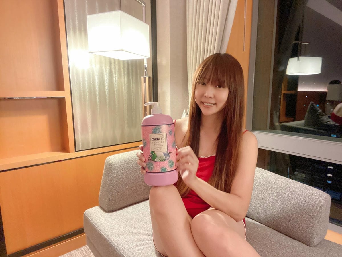 MIAU香水沐浴乳 (1).jpg