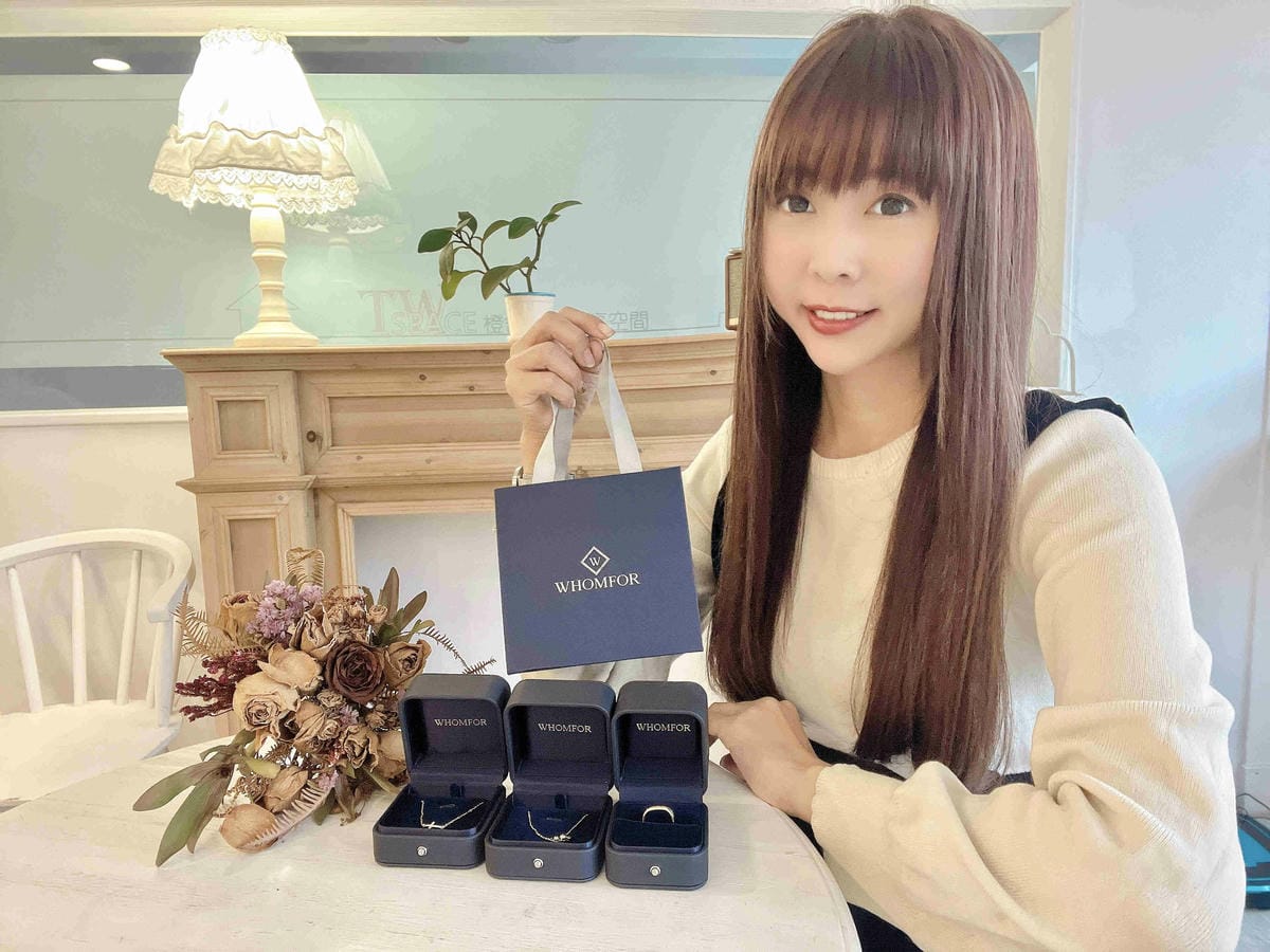 Whomfor經典十字架鑲鑽純銀手鍊.Spotlight 簡約雙鑽鎖骨鍊 (45).jpg Whomfor經典十字架鑲鑽純銀手鍊.Spotlight 簡約雙鑽鎖骨鍊 (45).jpg