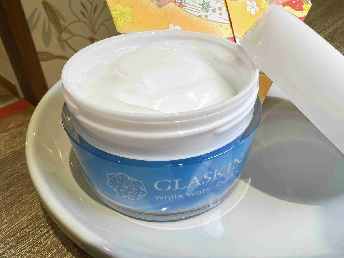 可苪絲全效水凝霜 (6).jpg 可苪絲全效水凝霜 (6).jpg