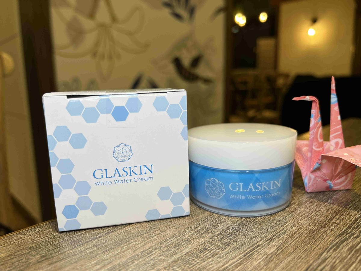 可苪絲全效水凝霜 (2).jpg 可苪絲全效水凝霜 (2).jpg