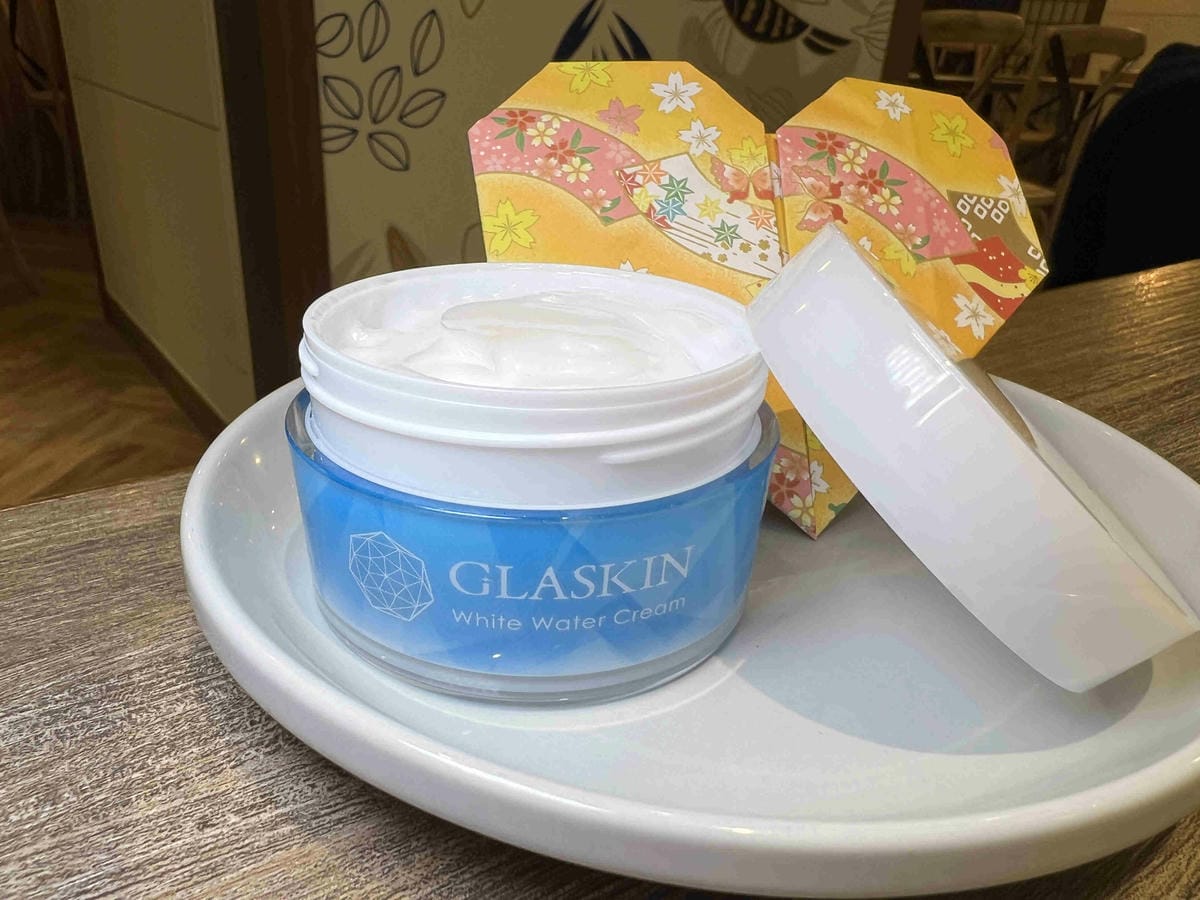 可苪絲全效水凝霜 (5).jpg 可苪絲全效水凝霜 (5).jpg