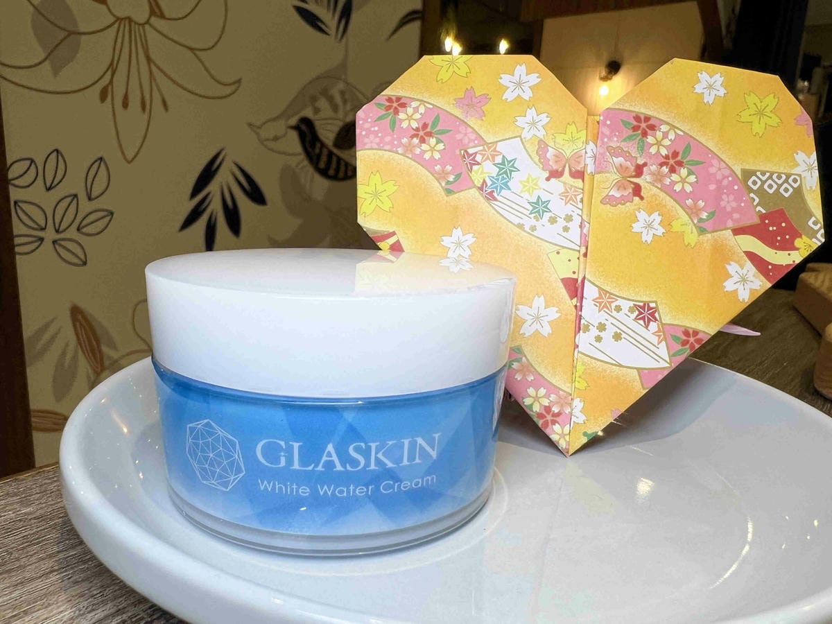 可苪絲全效水凝霜 (3).jpg 可苪絲全效水凝霜 (3).jpg