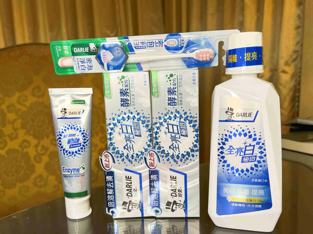 黑人全亮白極緻牙膏潄口水 (4).jpg 黑人全亮白極緻牙膏潄口水 (4).jpg