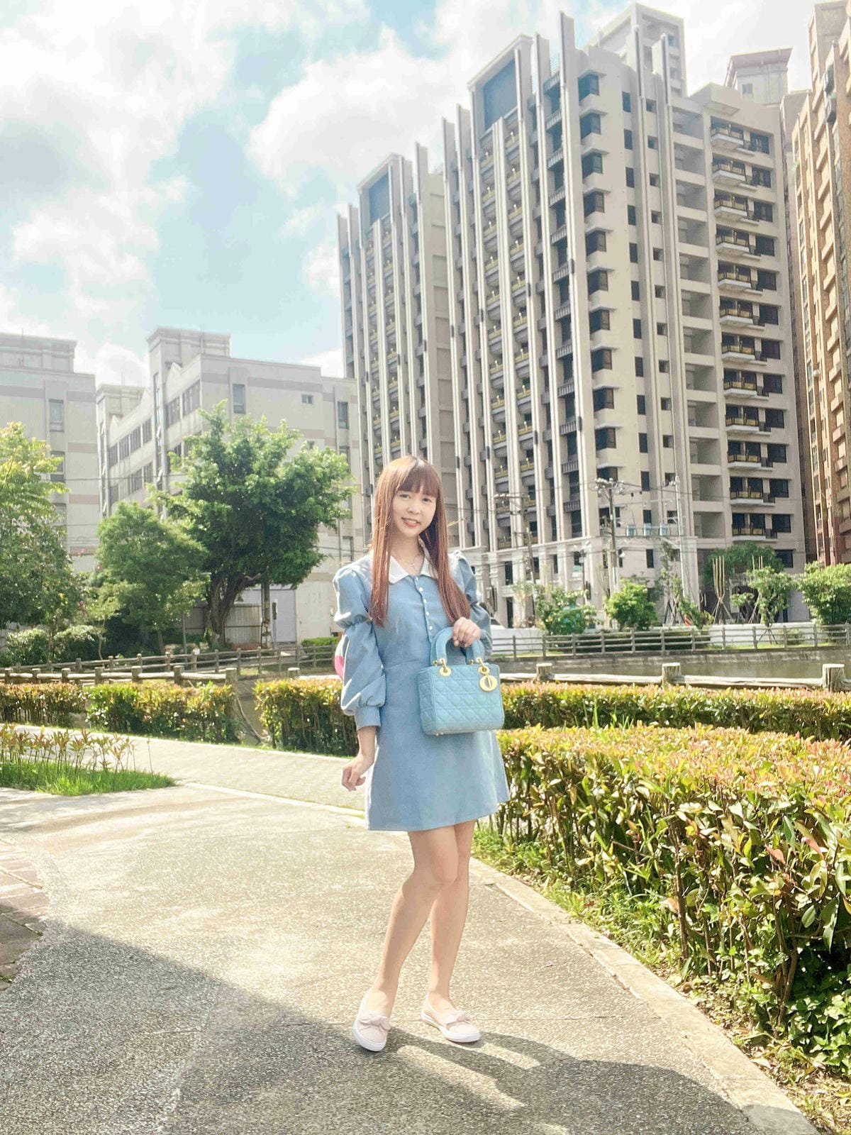 FACEBAR (12).jpg FACEBAR (12).jpg