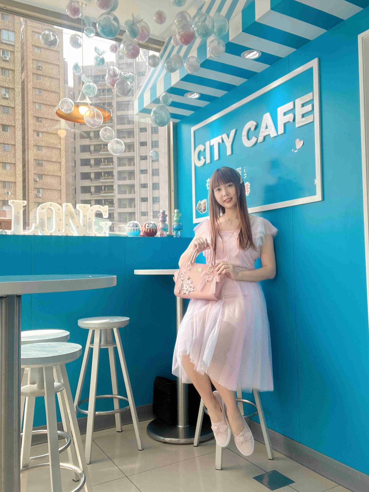 FACEBAR (11).jpg FACEBAR (11).jpg