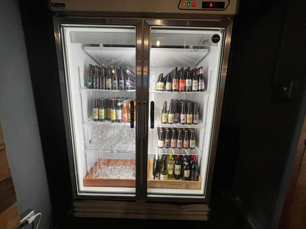 Waiting Bistro (4).jpg Waiting Bistro (4).jpg