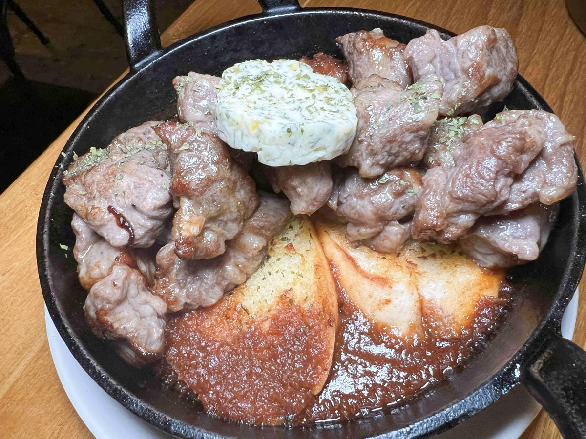 Waiting Bistro (23).jpg Waiting Bistro (23).jpg