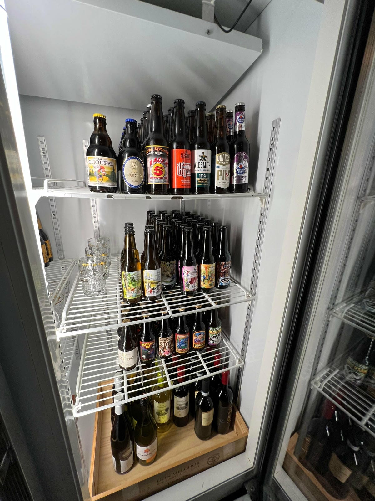 Waiting Bistro (1).jpg Waiting Bistro (1).jpg