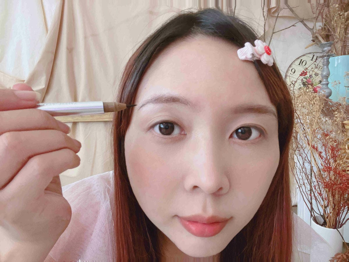 kalliestarr眼線液水眉筆旋轉口紅雙頭眼影筆 (85).jpg kalliestarr眼線液水眉筆旋轉口紅雙頭眼影筆 (85).jpg