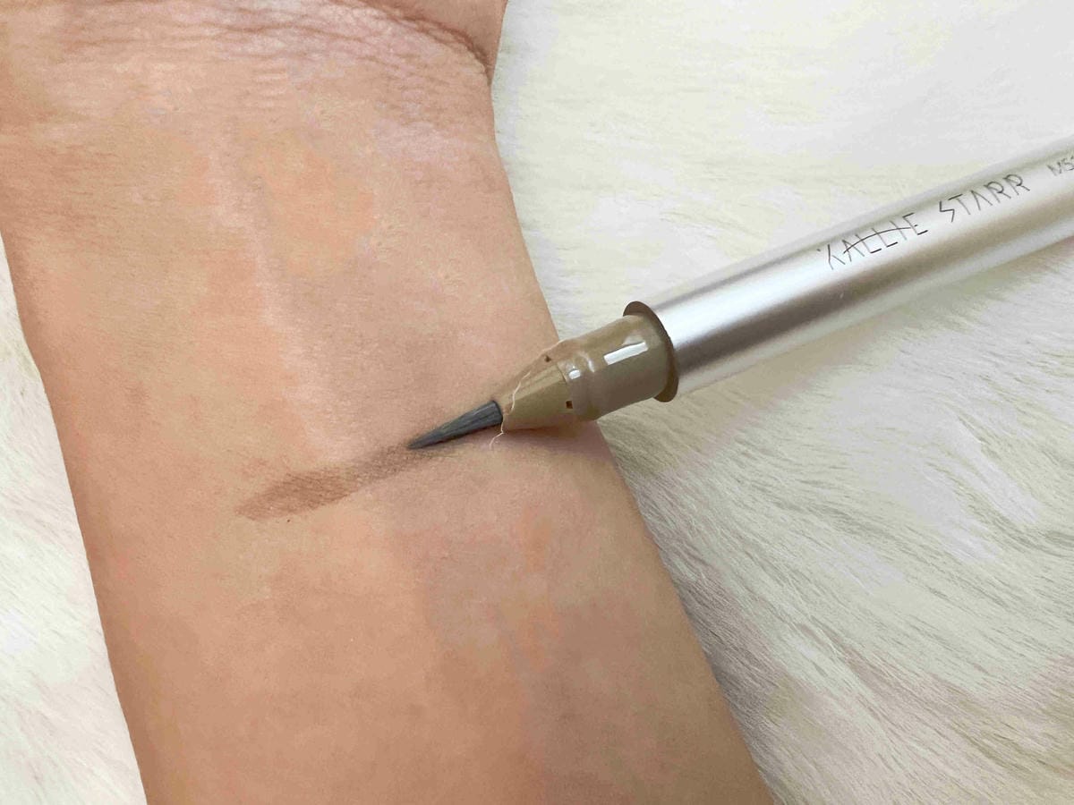 kalliestarr眼線液水眉筆旋轉口紅雙頭眼影筆 (16).jpg kalliestarr眼線液水眉筆旋轉口紅雙頭眼影筆 (16).jpg