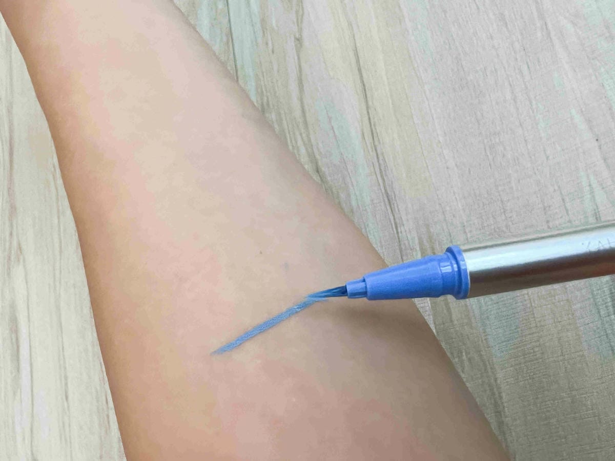 kalliestarr眼線液水眉筆旋轉口紅雙頭眼影筆 (41).jpg kalliestarr眼線液水眉筆旋轉口紅雙頭眼影筆 (41).jpg