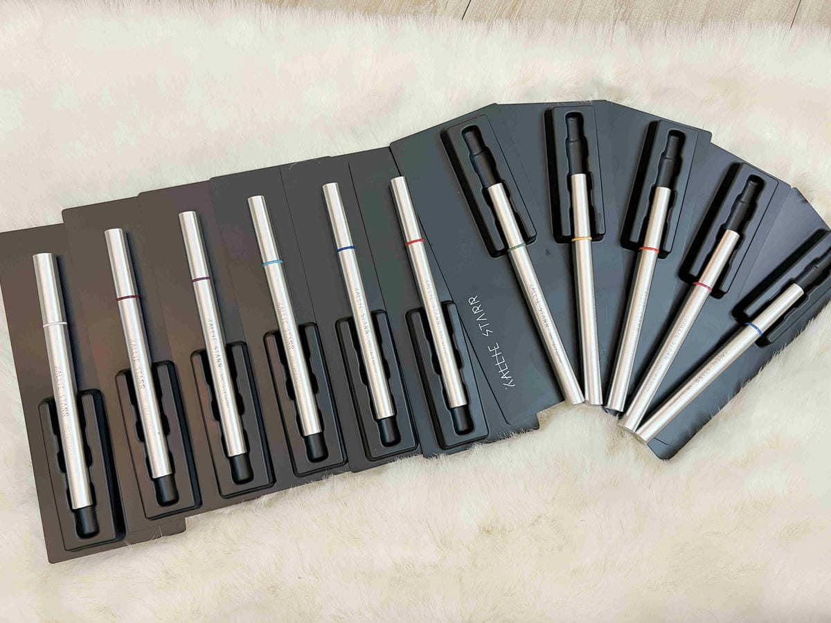 kalliestarr眼線液水眉筆旋轉口紅雙頭眼影筆 (40).jpg kalliestarr眼線液水眉筆旋轉口紅雙頭眼影筆 (40).jpg