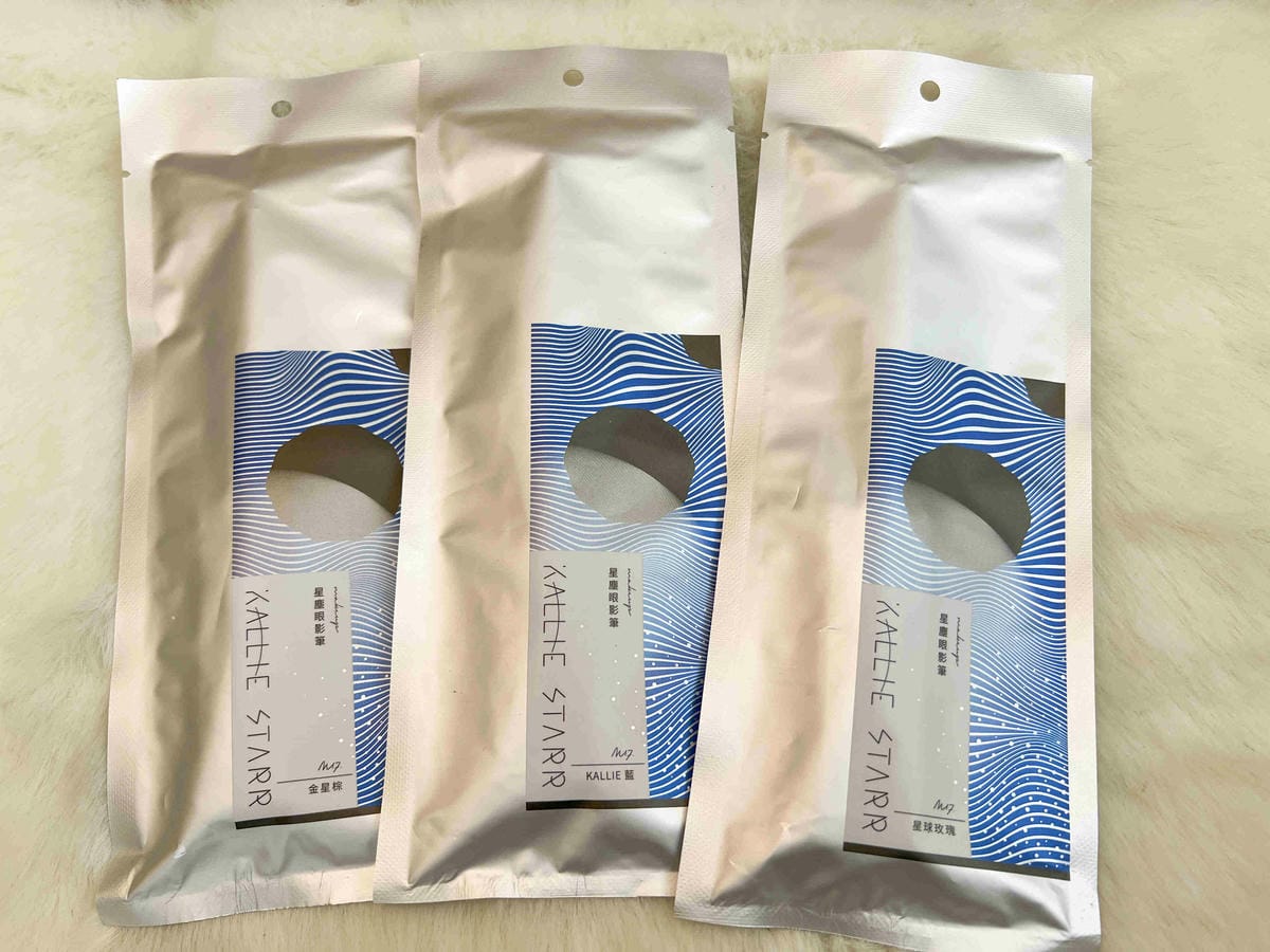 kalliestarr眼線液水眉筆旋轉口紅雙頭眼影筆 (4).jpg kalliestarr眼線液水眉筆旋轉口紅雙頭眼影筆 (4).jpg