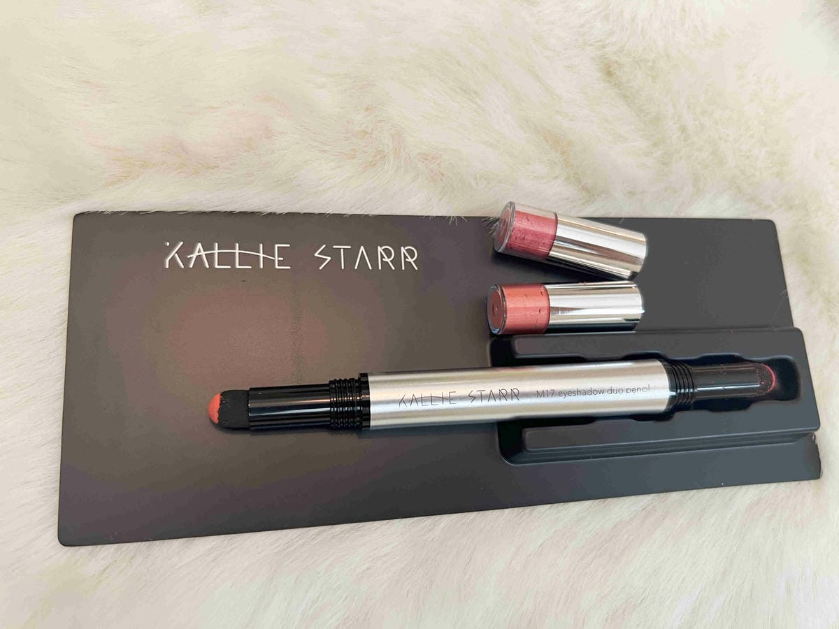 kalliestarr眼線液水眉筆旋轉口紅雙頭眼影筆 (8).jpg kalliestarr眼線液水眉筆旋轉口紅雙頭眼影筆 (8).jpg