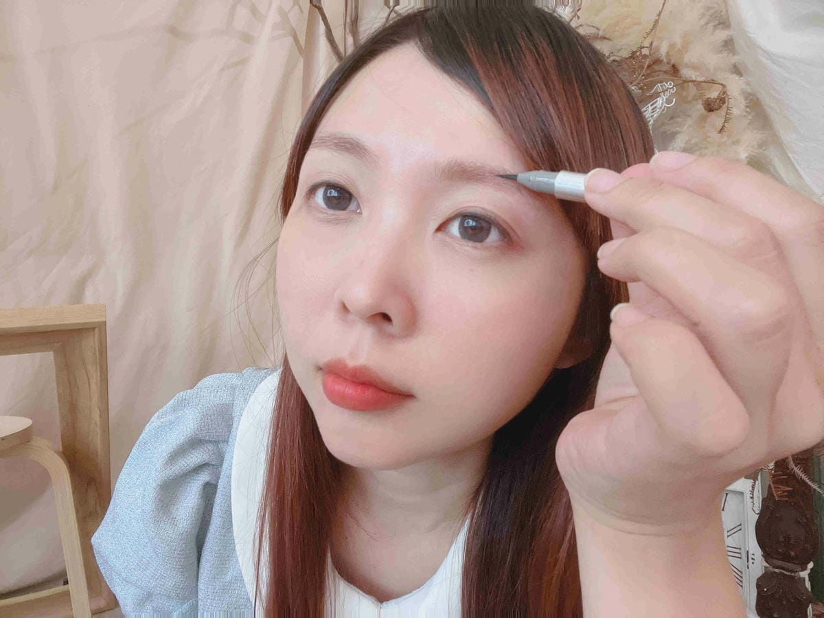 kalliestarr眼線液水眉筆旋轉口紅雙頭眼影筆 (48).jpg kalliestarr眼線液水眉筆旋轉口紅雙頭眼影筆 (48).jpg