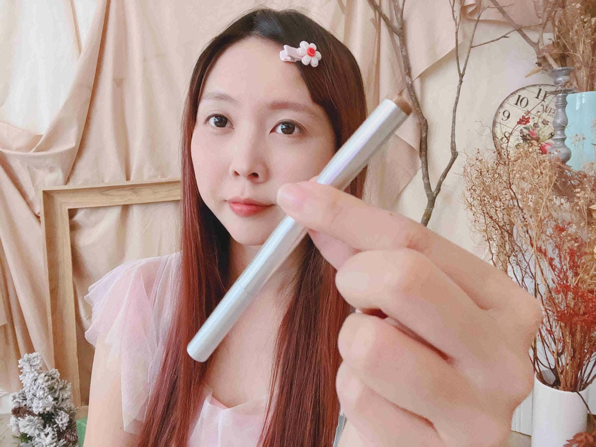 kalliestarr眼線液水眉筆旋轉口紅雙頭眼影筆 (82).jpg kalliestarr眼線液水眉筆旋轉口紅雙頭眼影筆 (82).jpg